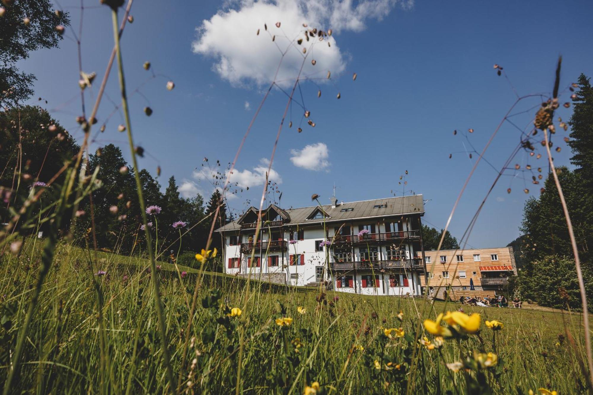 11 Günstige Hotels in den Alpen für jeden Reisetyp